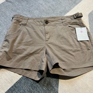 *NWT* Athleta Organic Cotton Khaki Short - size 10